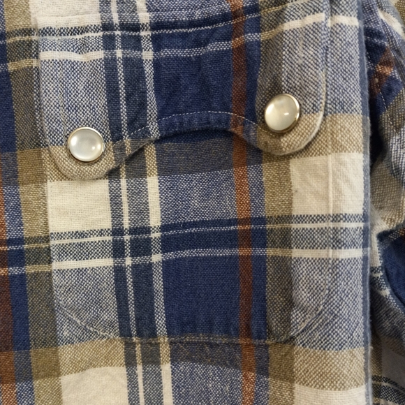 Quizz New York Woman's Size Medium Pearl Snap Button Up Shirt - Picture 5 of 11